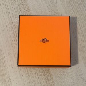 Orange Hermes Box 5.25”x 5.25”x 1.25”